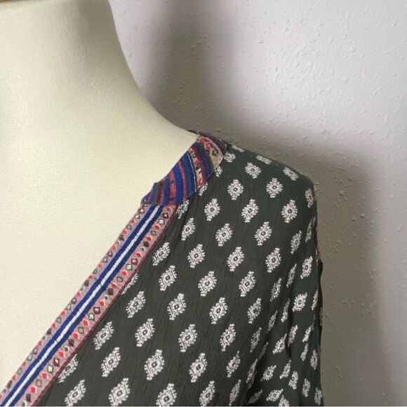 Angie Boho Casual Mixed Media Popover Roll Tab Sleeve Blouse Women's Size Small - Picture 3 of 15